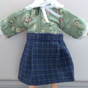 ねんどろいどどーる用服 シャツとスカートのセット