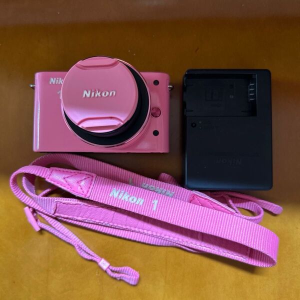 Nikon 1 J1 ミラーレス一眼カメラ ピンクニコン デジタルカメラ 限定カラー