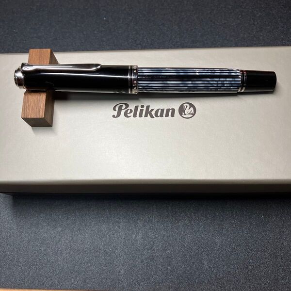 Pelikan スーベレーンM605トータスブラック 中字試し書きのみの使用