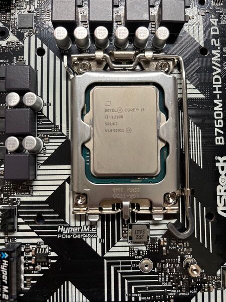 Intel Core i3 12100