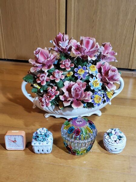 陶器製 多色 バラの花束 & 花柄陶器とガラス 小物入れ & SEIKO 時計