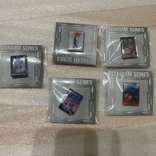 非売品 新品未開封 ガンダム セブンイレブン ピンバッジ 5種類セット GUNDAM SERIES
