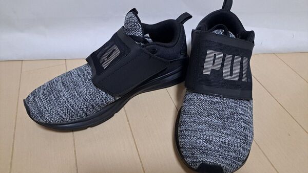 美品★レディース・Puma SoftFOAM スニーカー 23.5