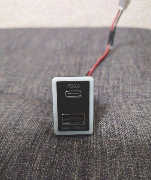 TOYOTA トヨタ車系用 USB充電器 QC PD 急速充電可 スイッチホール