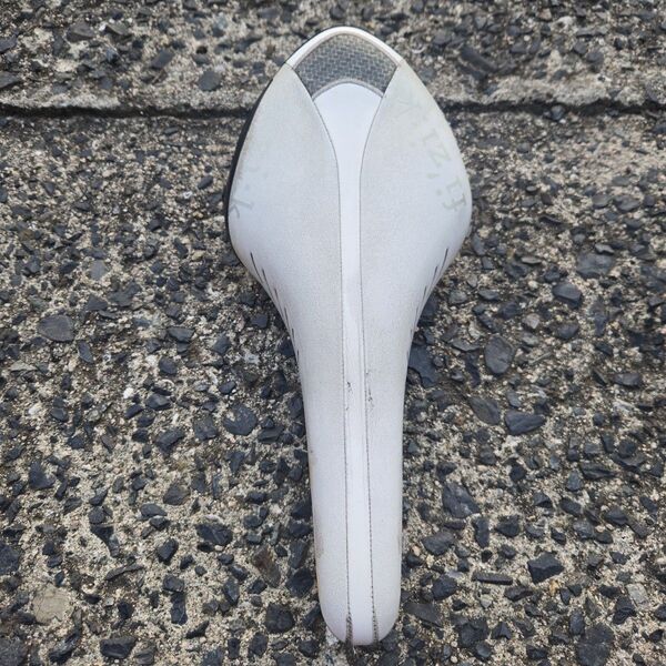 Fizik Arione カーボンレール