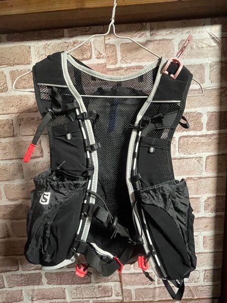 新品 未使用 サロモン アドバンス スキン12 トレラン ザック リュック salomon