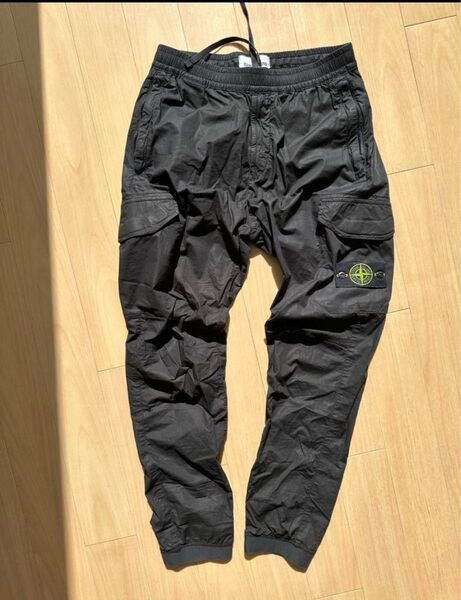 STONE ISLAND カーゴパンツ ブラック