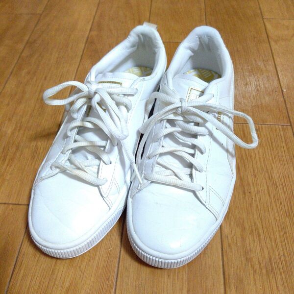 PUMAプーマbasket☆23cmエナメルホワイト美品 スニーカー