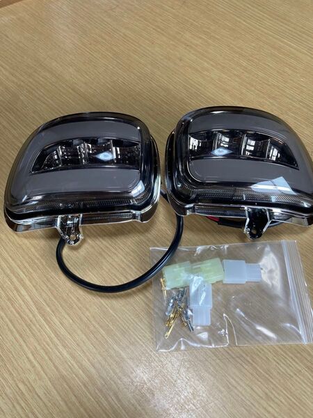 HONDAゴールドウイングGL1800f6b LEDフロントウインカー スモークタイプ