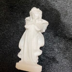 【現地から一点入荷】アラバスター 天使 美人顔 縁起物 置物 ※水晶細石おまけ付き※