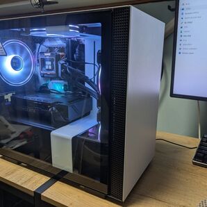 コンパクトゲーミングPC