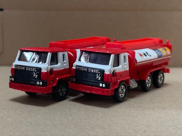 トミカ No.53 出光 タンクローリー 日産ディーゼル トラック レゾナ 2台セット 非売品