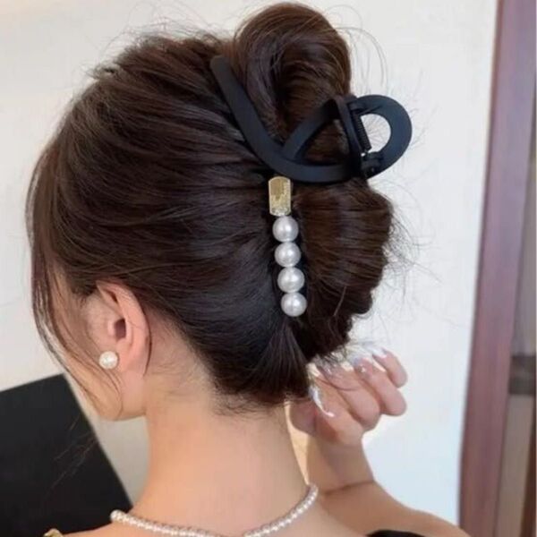 ヘアクリップ ヘアアクセサリー 韓国 バンスクリップ 髪留め ヘアアクセ パール 上品 おしゃれ 黒 パール