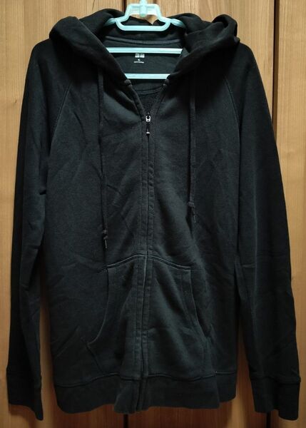 ユニクロ 黒 フルジップパーカー フード付き XL