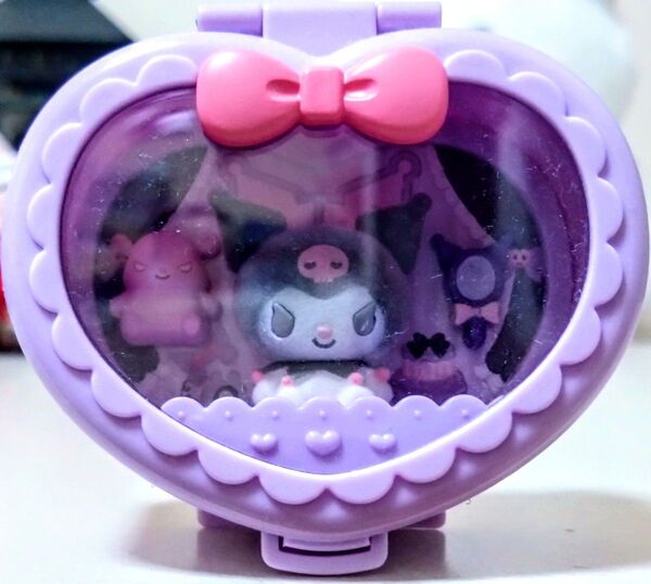 サンリオ クロミ フィギュアと小物セット ハート型ケース入り