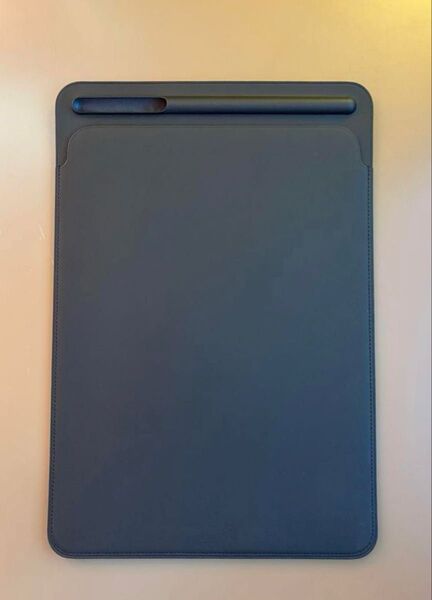 【新品 未使用】アップル純正品 10.5インチiPad Pro用レザースリーブ ブラック