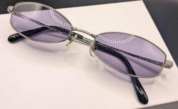 BURBERRY パープルレンズサングラス チタン製