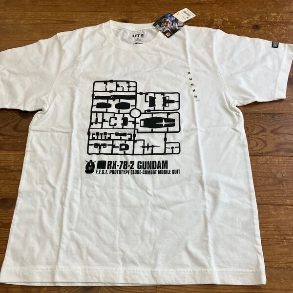 タグ付新品!ユニクロ×ガンダム Tシャツ メンズUT