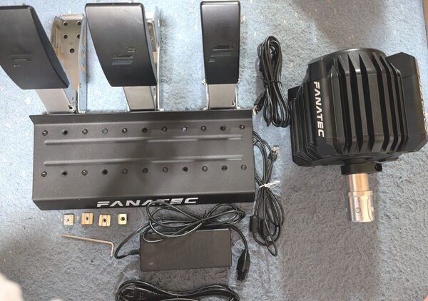 FANATEC DDpro + ロードセルブレーキ+CSLペダルセット