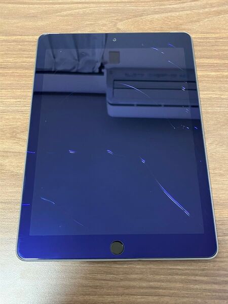 iPad 第6世代 32GB Wi-Fi+Cellularモデル