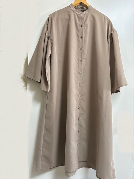 ベージュ 半袖 ロングシャツワンピース