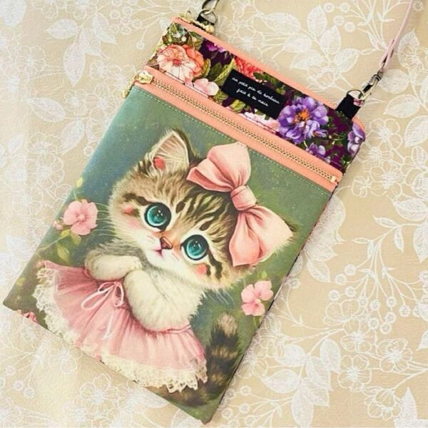 【新品未使用】猫柄スマホポーチ/ハンドメイド