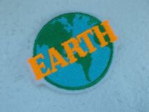 地球 EARTH アース ロゴ ワッペン/パッチ 刺繍 USA カスタム 古着 環境保護 登山 キャンプ エコ 392_画像2