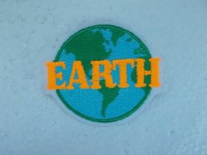 地球 EARTH アース ロゴ ワッペン/パッチ 刺繍 USA カスタム 古着 環境保護 登山 キャンプ エコ 392