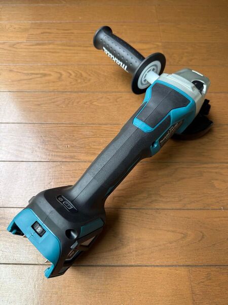 マキタ GA418D100mm 充電式ディスクグラインダー 本体のみ