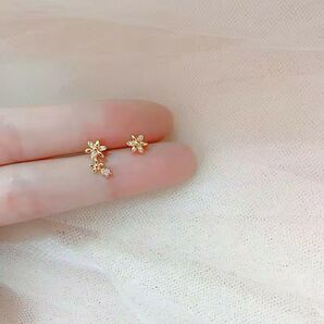 ピアス24 花 flower czダイヤ