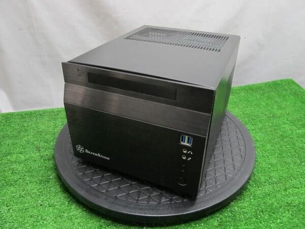 PCケース SILVERSTONE 型番不明 電源ユニット付き 300W(R1319)