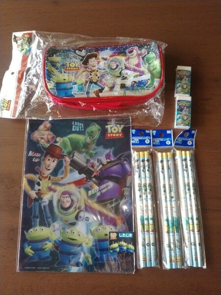 新品 未使用 ディズニー ピクサー トイストーリー ペンポーチ ディズニー 文具セット TOY STORY ボーイズ 文具セット