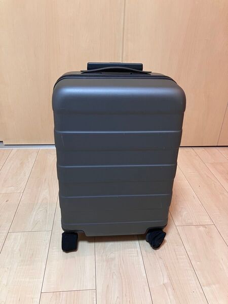無印良品 スーツケース 36リットル ダークグレー バーを自由に調節できる ハードキャリーケース