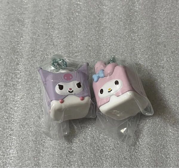 サンリオキャラクターズ ころころスイーツデザインスイング マイメロ、クロミ ガチャ カプセルトイ キーホルダー