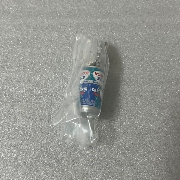 サンガリア ミニチュアチャーム ラムネ ガチャ カプセルトイ キーホルダー