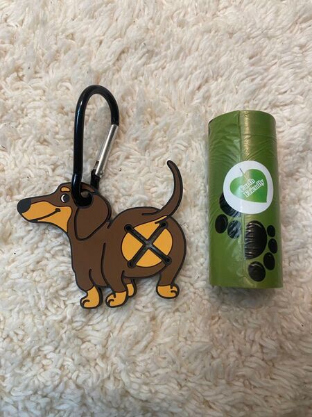 新品☆ダックスフンド うんち袋ホルダー&うんち袋1ロール☆キーホルダーチャームお散歩グッズ 犬好きさん必見☆