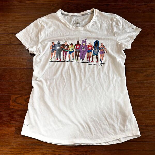 Nike Dri-FIT Tシャツ コスプレランナーイラストプリント Lサイズ 半袖 ホワイト 白