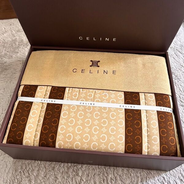 【新品未使用】CELINE セリーヌ 軽量・通気性抜群 夏用掛け布団 箱入り シングル 寝具 合繊肌掛けふとん