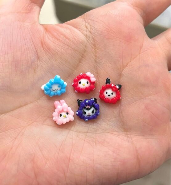ミャクミャク サンリオ 大阪万博 関西万博 万博ネイル トレンドネイル マイメロ クロミ ハローキティ シナモンロール デコパーツ