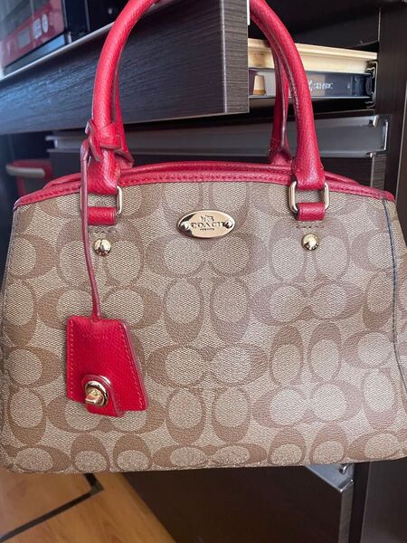 COACH コーチ ハンドバッグ ショルダーバック ベージュ/レッド