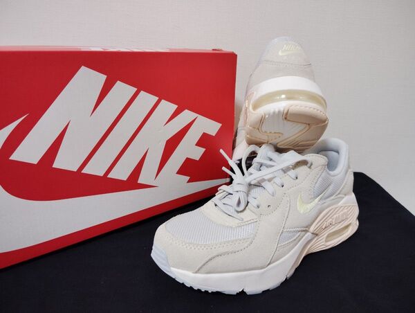 新品23.5cmナイキNIKEレディーススニーカーAIRMAXEXCEE エアマックスエクシークリームペールブルー