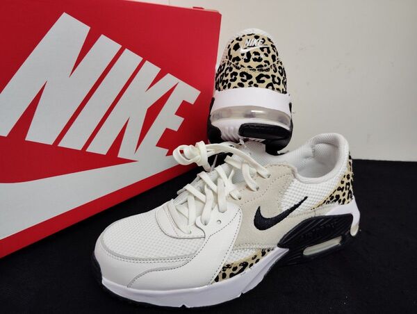 新品24cmナイキNIKEレディーススニーカーAIRMAXEXCEE エアマックスエクシーホワイトブラックヒョウ柄レオパード