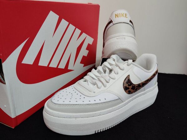 新品24.5cmナイキコートビジョンアルタLTRヒョウ柄豹柄レオパード柄エアフォース1AF1好きに厚底スニーカーNIKEレディース