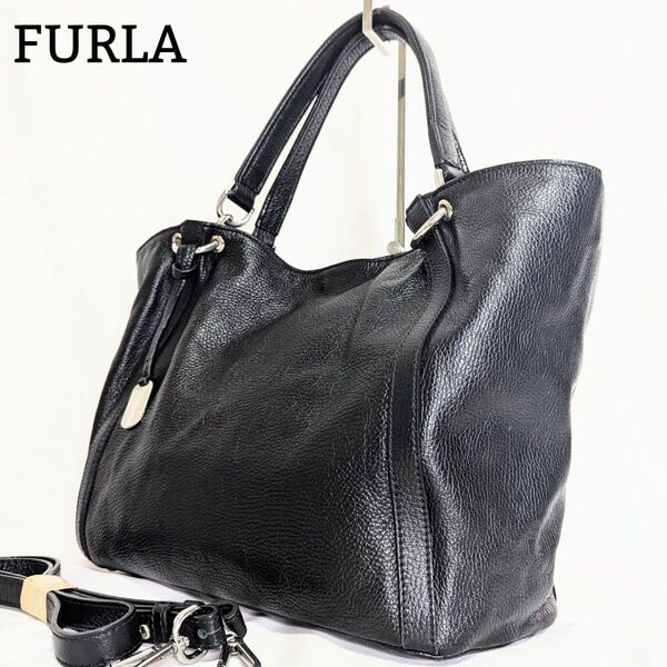 良品◎FURLA 3way ショルダーバッグ シボ革 レザー 本革 トートバッグ 通勤 通学 A4可能 大容量 チャーム 黒