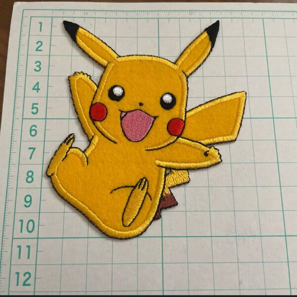 ポケモン ピカチュウ 刺繍ワッペン