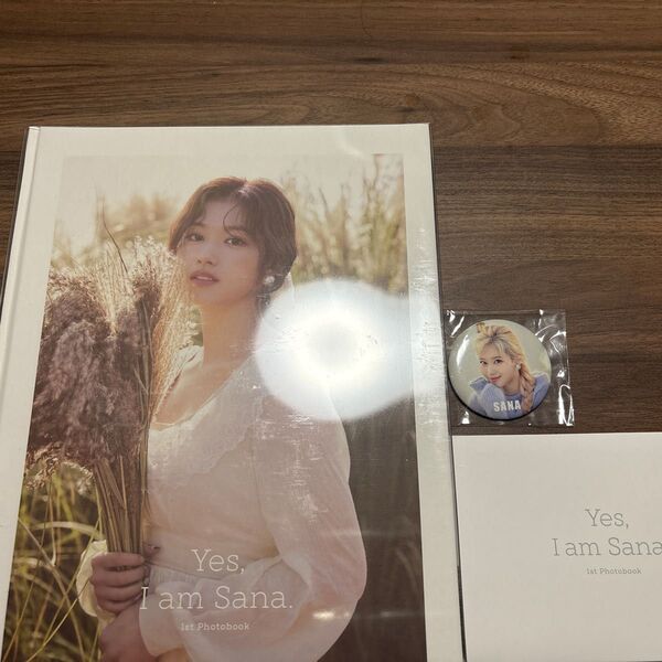 SANA from TWICE - Yes I am Sana : 1ST PHOTOBOOK White Ver. サナ 写真集