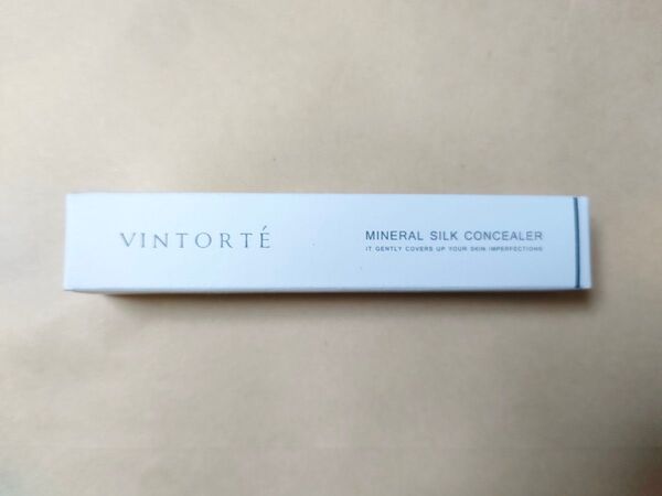 【新品未開封】VINTORTE ヴァントルテ ミネラルシルクコンシーラー (01ライトベージュ)