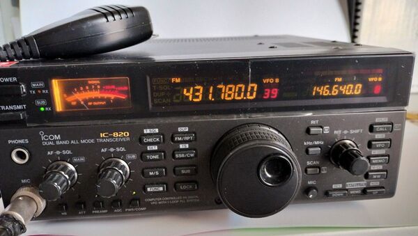 ICOM IC-820D 144/430 DUAL BAND オールモード