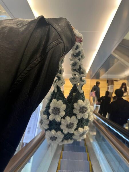花柄トートバッグ ハンドメイド 編み物 かぎ針