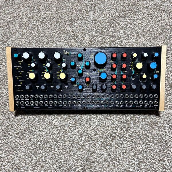 Pittsburgh Modular Taiga セミモジュラーシンセサイザー